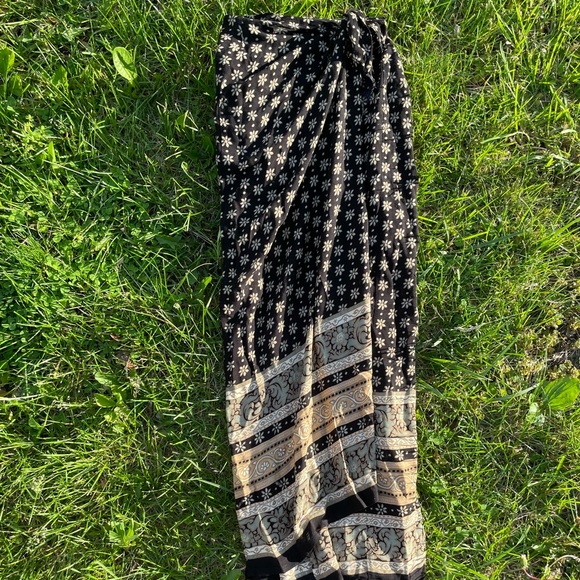 Express Wrap Skirt - Picture 2 of 8